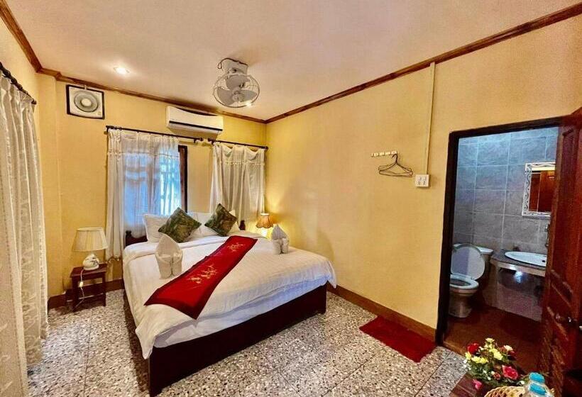 חדר דלוקס עם מרפסת, Luang Prabang Rosie Place
