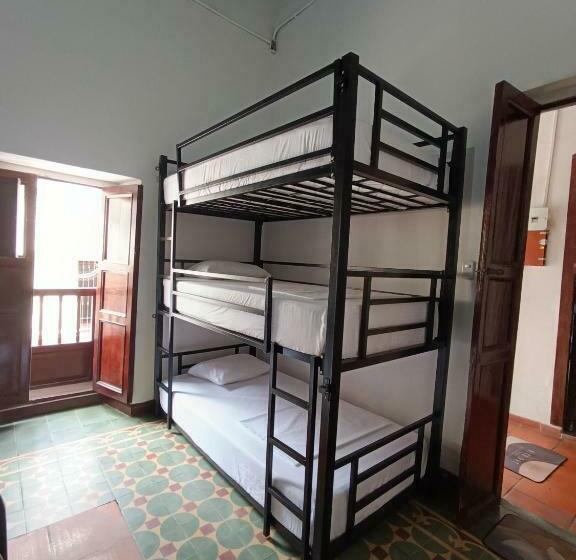 Семейный Номер Совместный Санузел, The Best Adventure Hostel