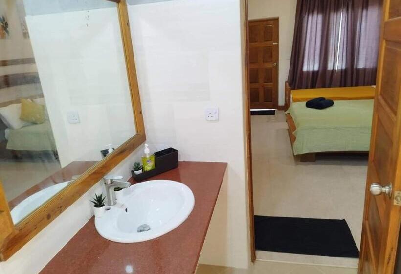 اتاق سه نفره دلوکس با چشم‌انداز دریا, Reethi Villa Vaavu Thinadhoo
