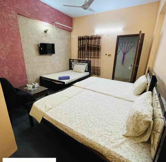 اتاق لوکس سه تخته, Al Jannat Luxury