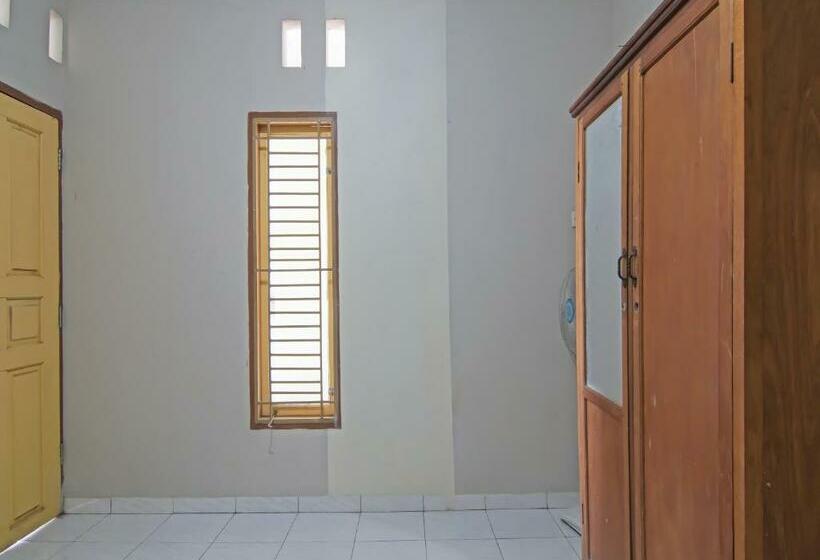 シングルベーシックルーム, Spot On 91958 Flamboyan 25 Homestay Syariah