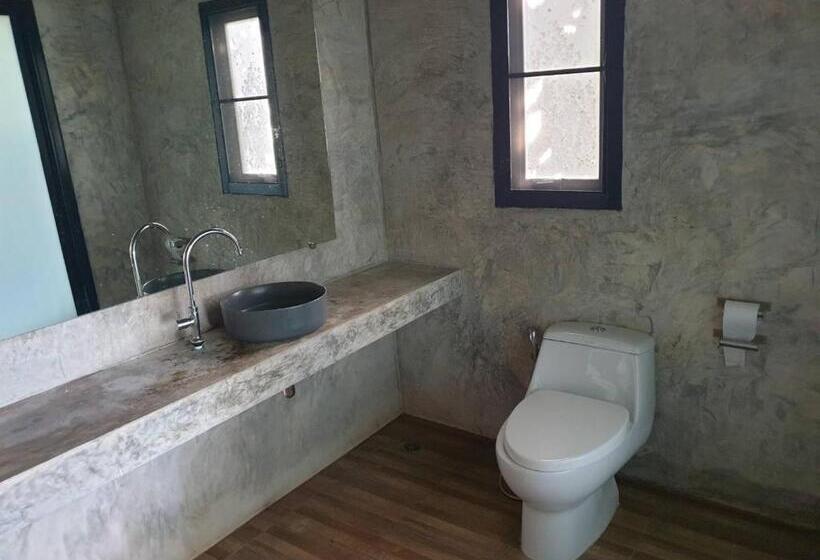 اتاق لوکس با تخت بزرگ, Kohmak Homehug&beachclub
