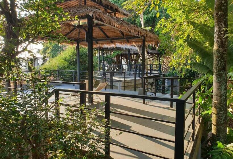 اتاق لوکس با تخت بزرگ, Kohmak Homehug&beachclub
