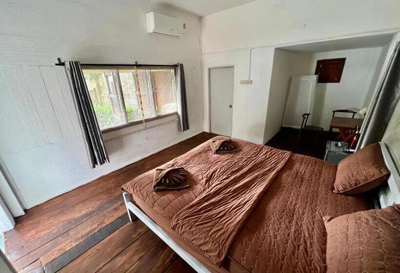 بانگلوی استاندارد, Kohmak Homehug&beachclub