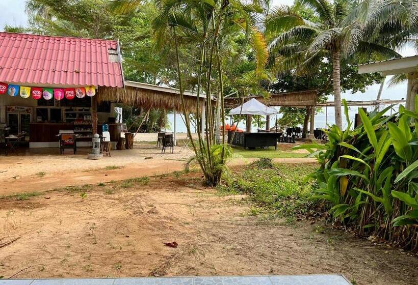 بانگلوی استاندارد, Kohmak Homehug&beachclub