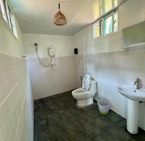 بانگلوی استاندارد, Kohmak Homehug&beachclub