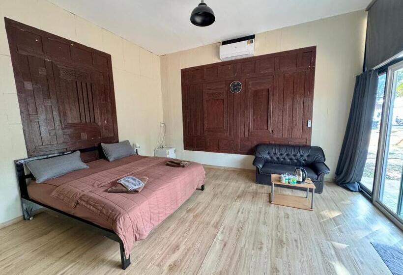بانگلوی استاندارد, Kohmak Homehug&beachclub