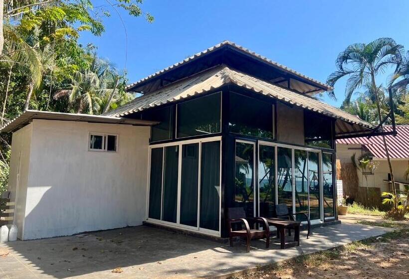 بانگلوی استاندارد, Kohmak Homehug&beachclub