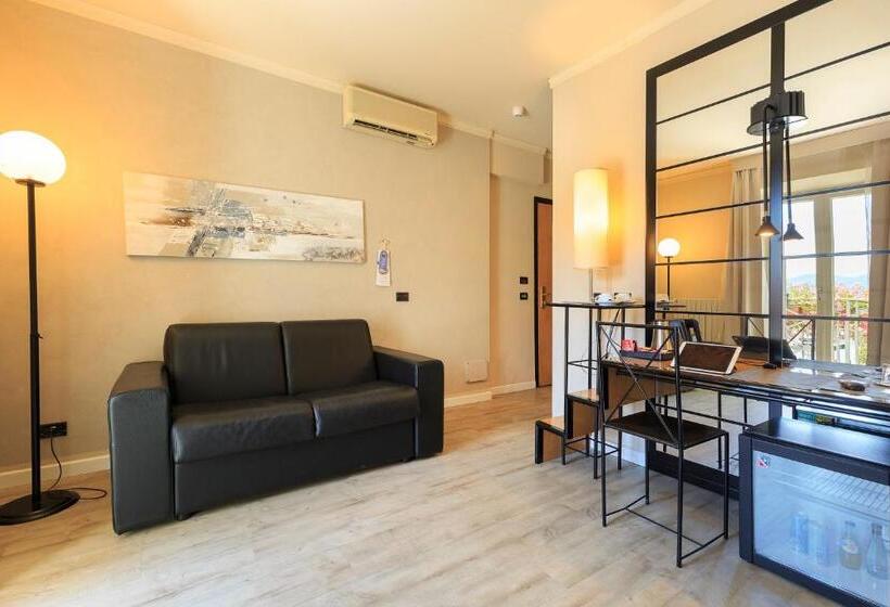 Suite with lake view, Casa Alle Colonne By Hotel Ancora