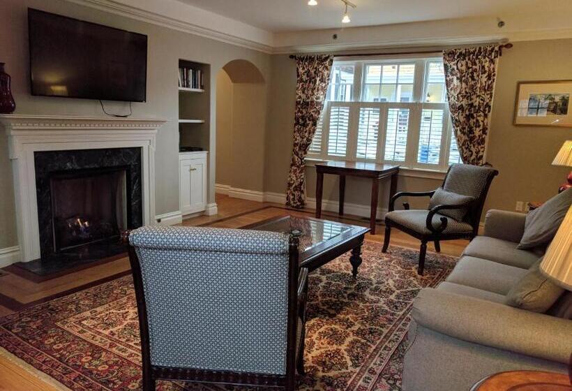 ３ベッドルームアパートメント, Pelham Court