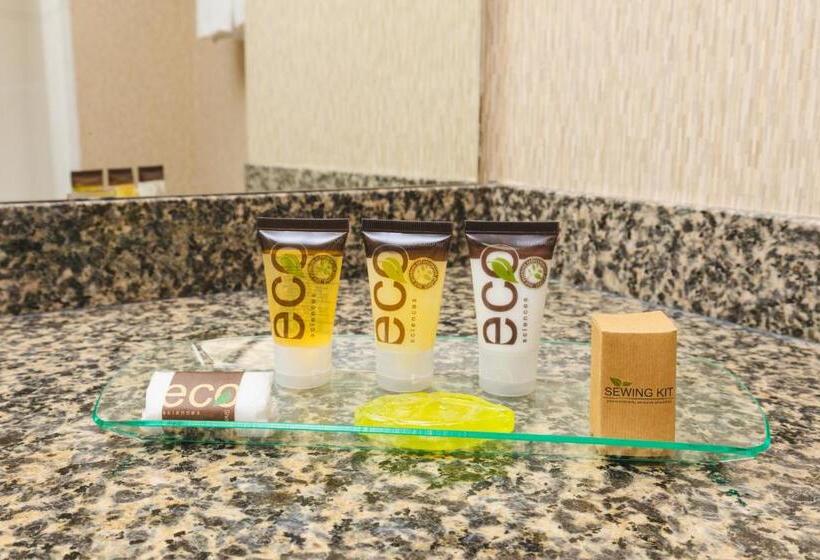 Номер Стандарт, Redwood Inn & Suites