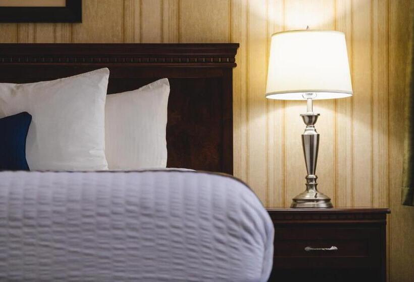Стандартный Номер Кровать Кинг, Redwood Inn & Suites