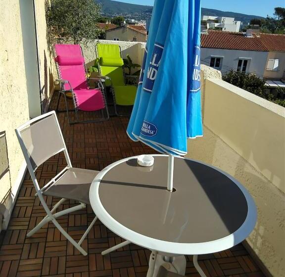 اتاق لوکس با چشم‌انداز دریا, Charmante Chambre Avec Vue Mer