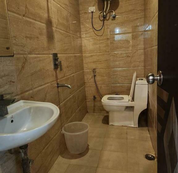 Номер Deluxe, City Lite Delhi