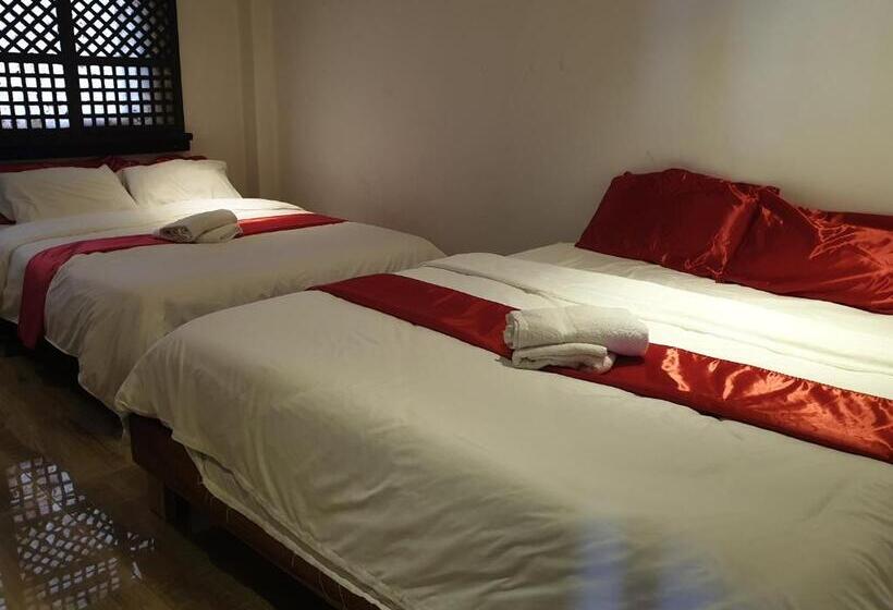 اتاق لوکس با چشم‌انداز باغ, Miley Lodging Restobar