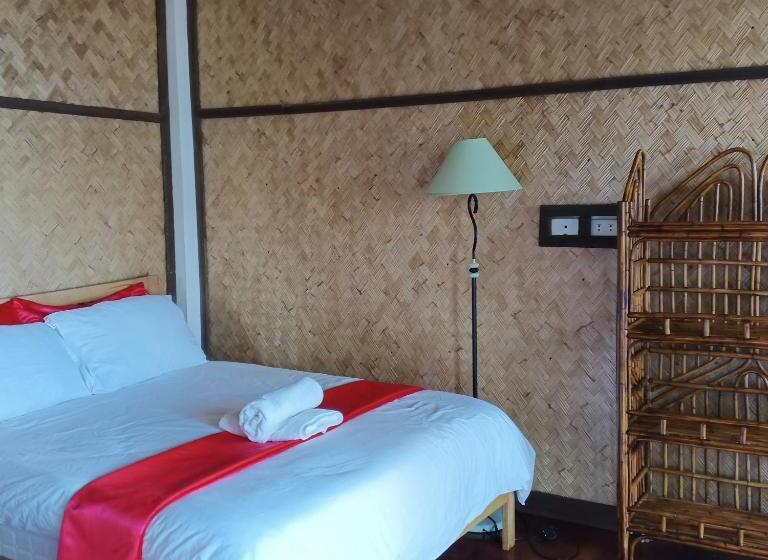 بانگلوی استاندارد با چشم‌انداز دریا, Miley Lodging Restobar
