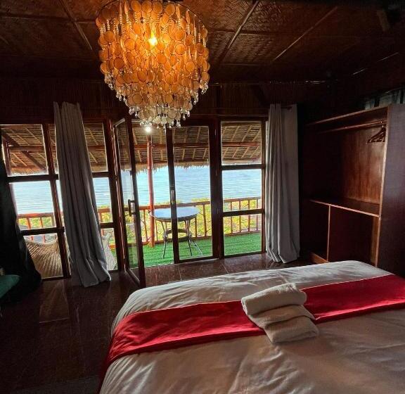بانگلوی استاندارد با چشم‌انداز دریا, Miley Lodging Restobar