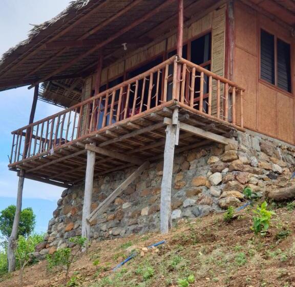 بانگلوی استاندارد با چشم‌انداز دریا, Miley Lodging Restobar