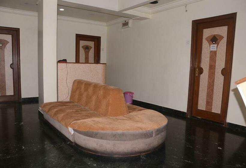 Трехместный Номер Superior, Aaditya Palace