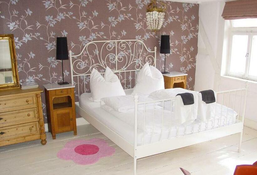 Семейный Номер Совместный Санузел, Robert S Bed & Breakfast
