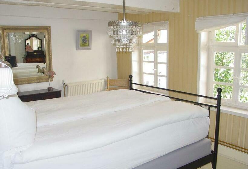 Семейный Номер Совместный Санузел, Robert S Bed & Breakfast