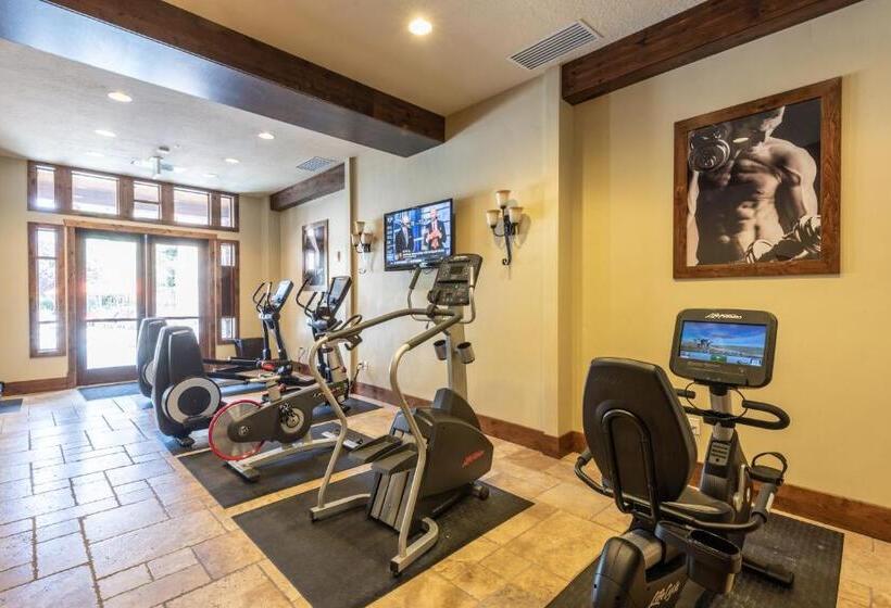 Апартаменты 1 Спальня, Hyatt Hotel Room, Balcony, Outdoor Swimming Pool & Hot Tub, Firepit, Walk To Hiking & Biking Trails