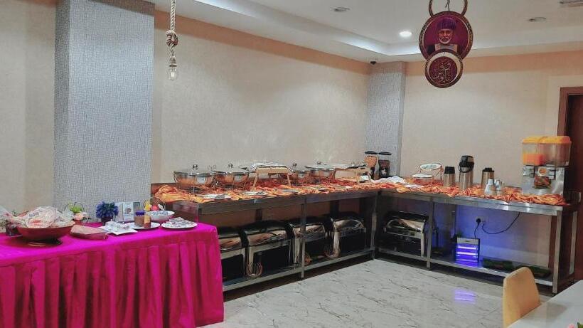 اتاق استاندارد با تخت بزرگ, Diamond Star Hotel فندق النجمة الماسية