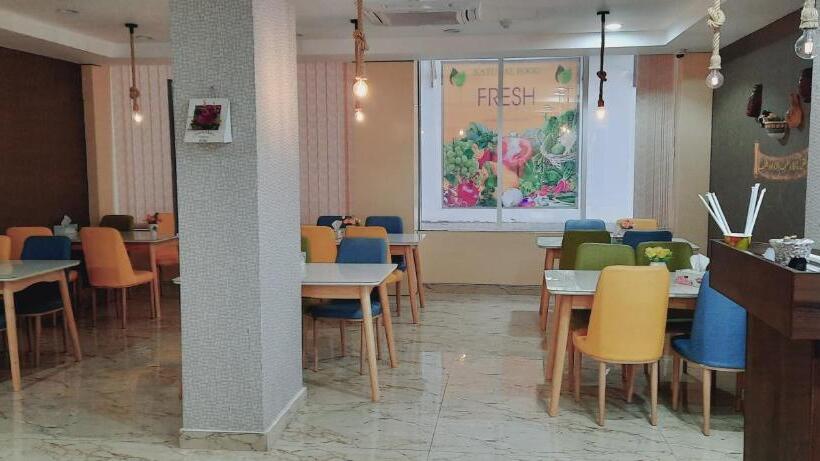 سوییت جونیور لوکس, Diamond Star Hotel فندق النجمة الماسية