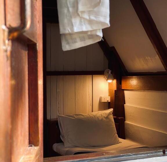 Бунгало Стандарт, Little Eden Guesthouse