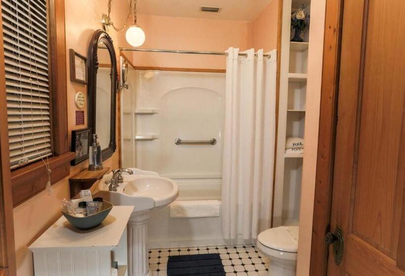 Номер Стандарт, Sweetwater Branch Inn