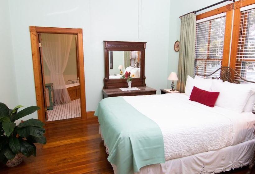 Дом 1 Спальня, Sweetwater Branch Inn