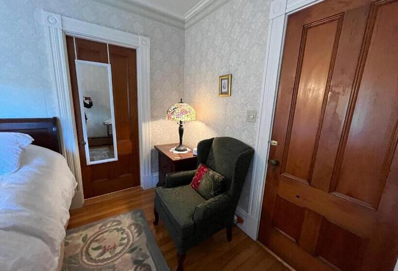 Номер Стандарт, Cheney House Bed & Breakfast