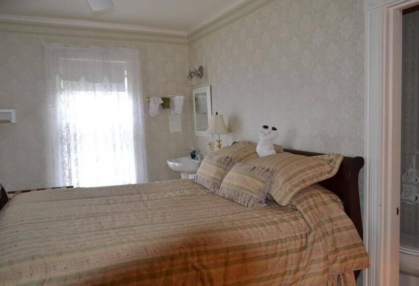 Номер Стандарт, Cheney House Bed & Breakfast