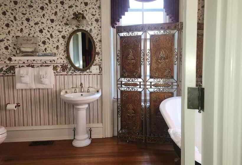 Люкс Deluxe Кровать Кинг, Greystone Manor Bed & Breakfast