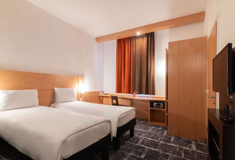 اتاق استاندارد با چشم‌انداز شهر, Ibis Astana