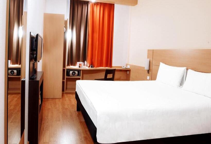 اتاق استاندارد با چشم‌انداز شهر, Ibis Astana
