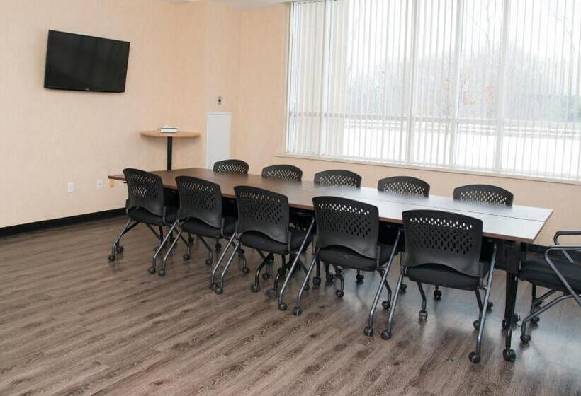 Люкс 2 Спальни, Residence & Conference Centre   Windsor