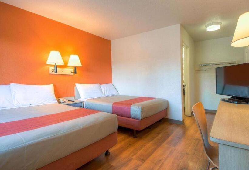Номер Basic, Motel 6san Ysidro, Ca  San Diego  Border
