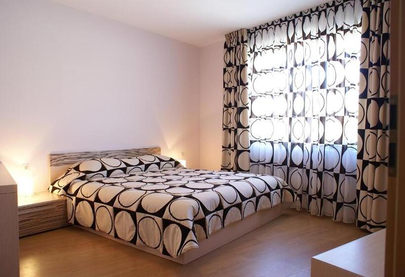 Апартаменты 2 Спальни Вид на Море, Royal Cove Aparthotel   Self Catering