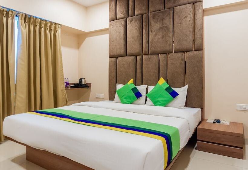 Номер Deluxe, Treebo Blossom   Viman Nagar