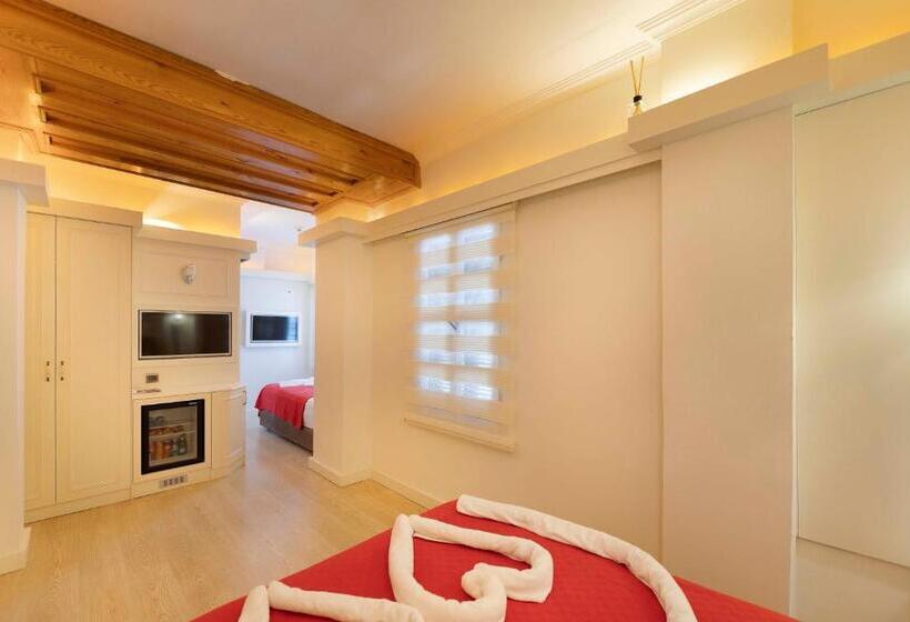 Family Room, Castle Old Town
