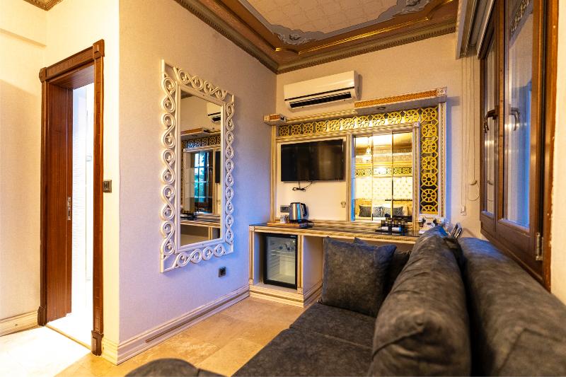 Deluxe Room, Castle Old Town