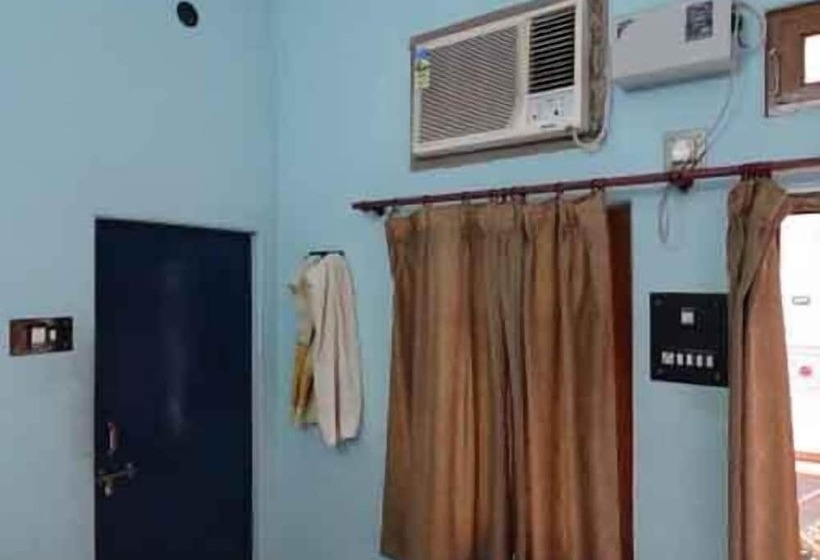 חדר סטנדרט, Teerth Guest House