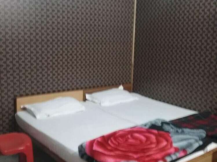 חדר דלוקס, Teerth Guest House