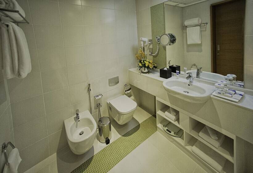 Номер Deluxe Вид на Море, Tryp By Wyndham Abu Dhabi City Center