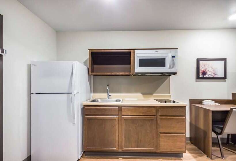 Номер Стандарт 2 Двуспальные Кровати, Woodspring Suites Holland  Grand Rapids