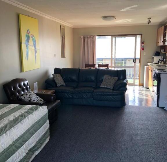 Апартаменты 2 Спальни, Lilybrook Motel