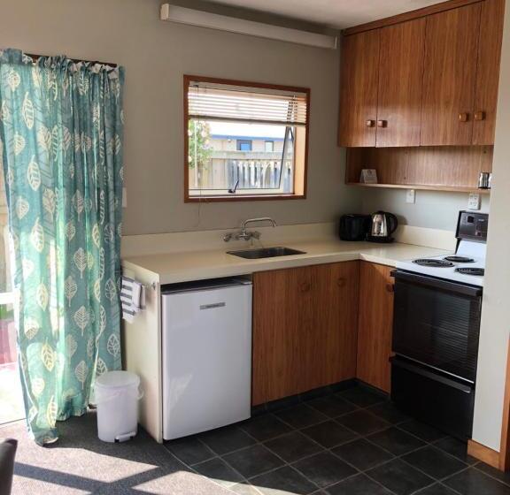 Апартаменты 1 Спальня, Lilybrook Motel
