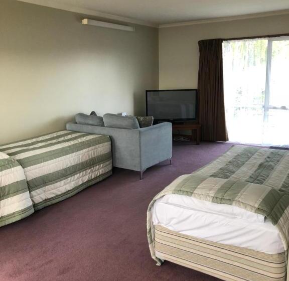 Апартаменты 1 Спальня, Lilybrook Motel