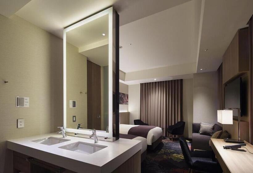 Номер Deluxe, Millennium Mitsui Garden Hotel Tokyo   Ginza